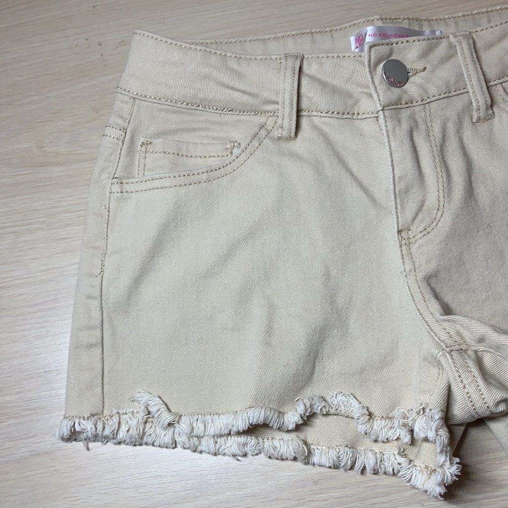 No Boundaries Khaki Denim Cut Off Shorts 👠 - Picture 3 of 15